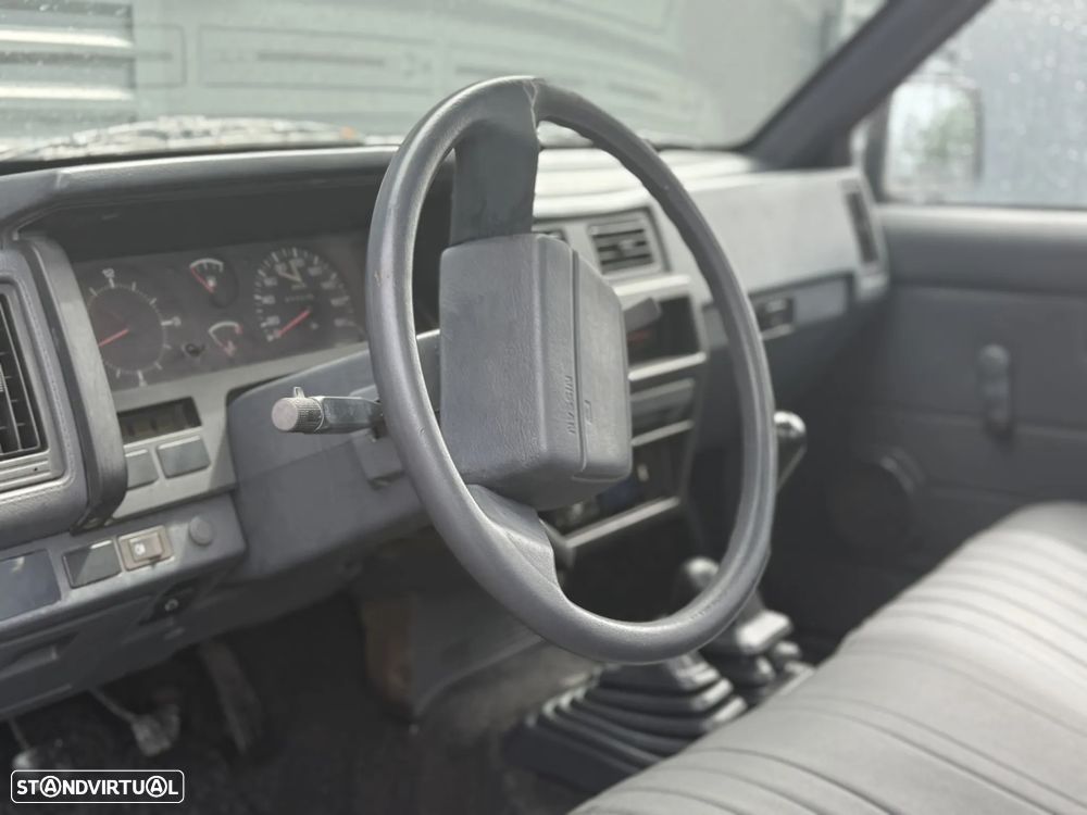 Nissan PICK-UP D21 TD 25 4X4 3 LUGARES - 12