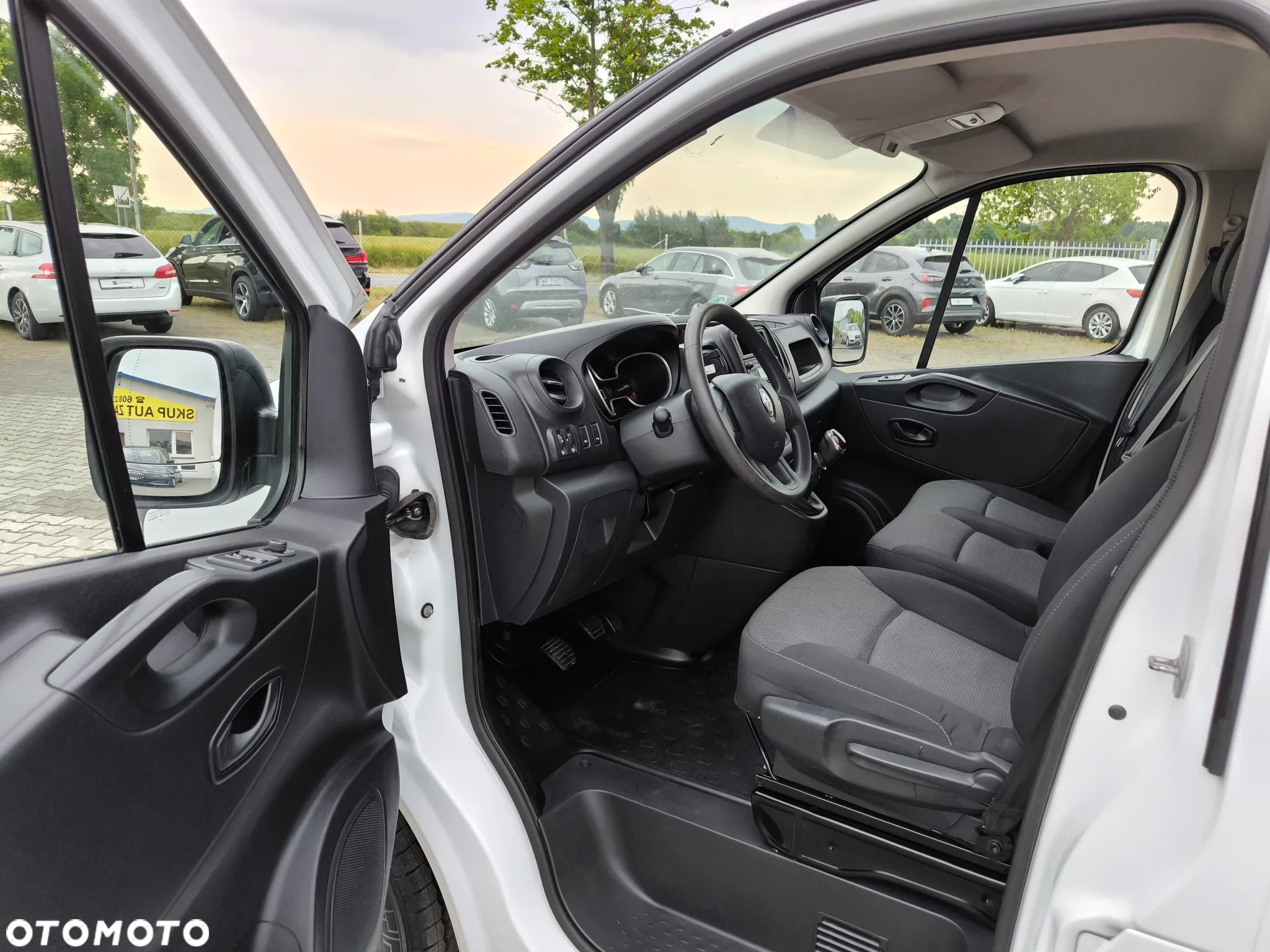 Renault Trafic - 14