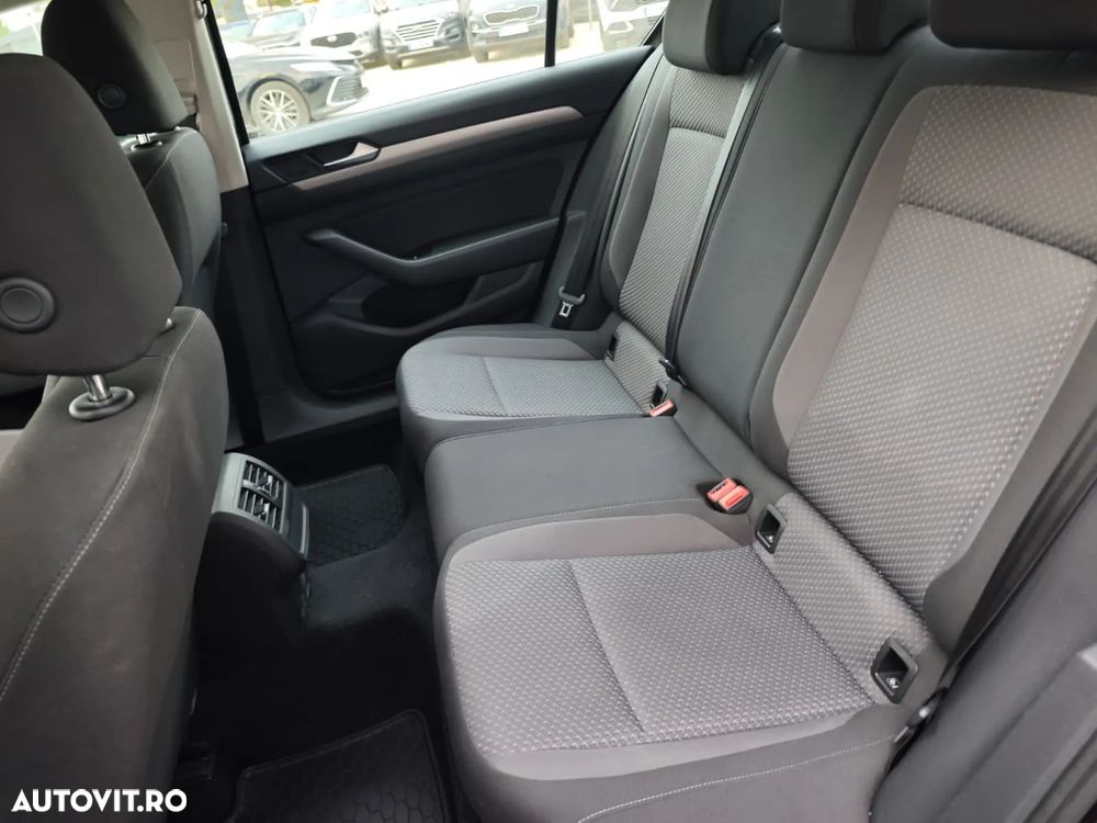 Volkswagen Passat 1.5 TSI ACT DSG Advance - 22