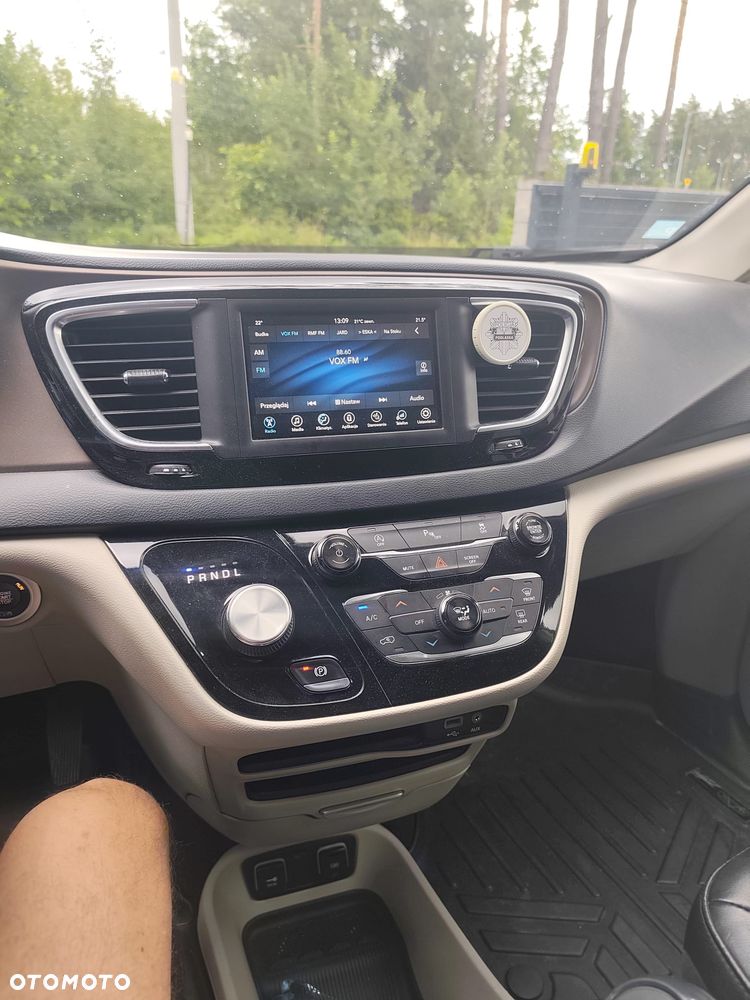 Chrysler Pacifica - 20