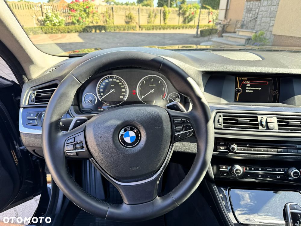 BMW Seria 5 520d - 14