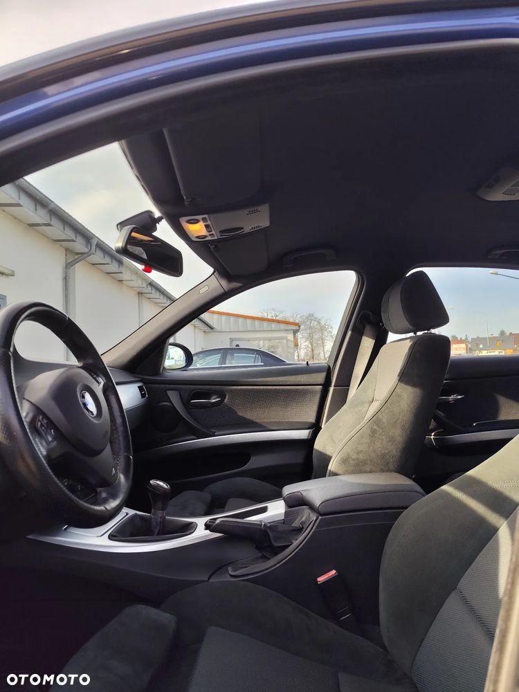BMW Seria 3 320i - 14