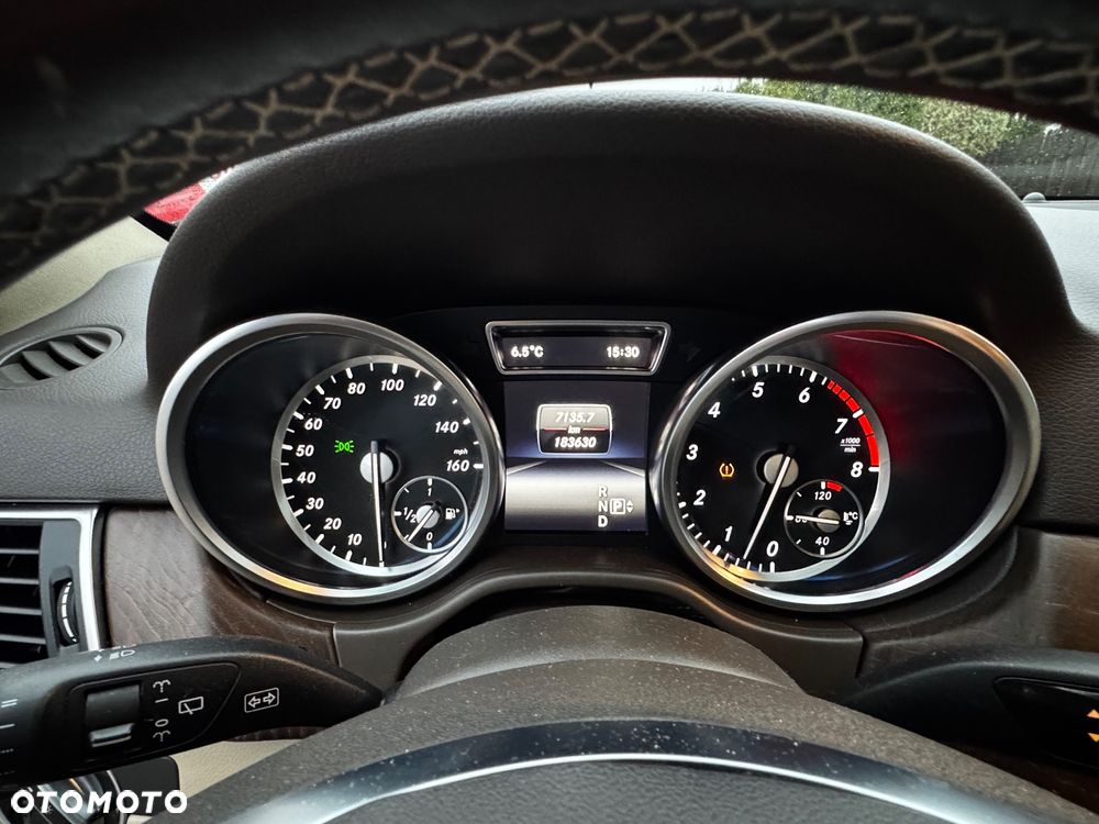 Mercedes-Benz ML 350 4MATIC (BlueEFFICIENCY) 7G-TRONIC - 37