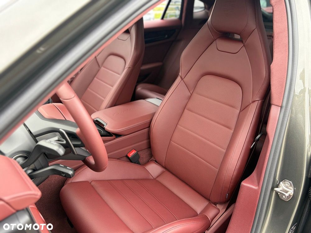 Porsche Panamera - 16