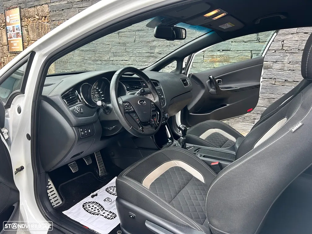 Kia Ceed S Coupé 1.6 CRDi GT Line - 12