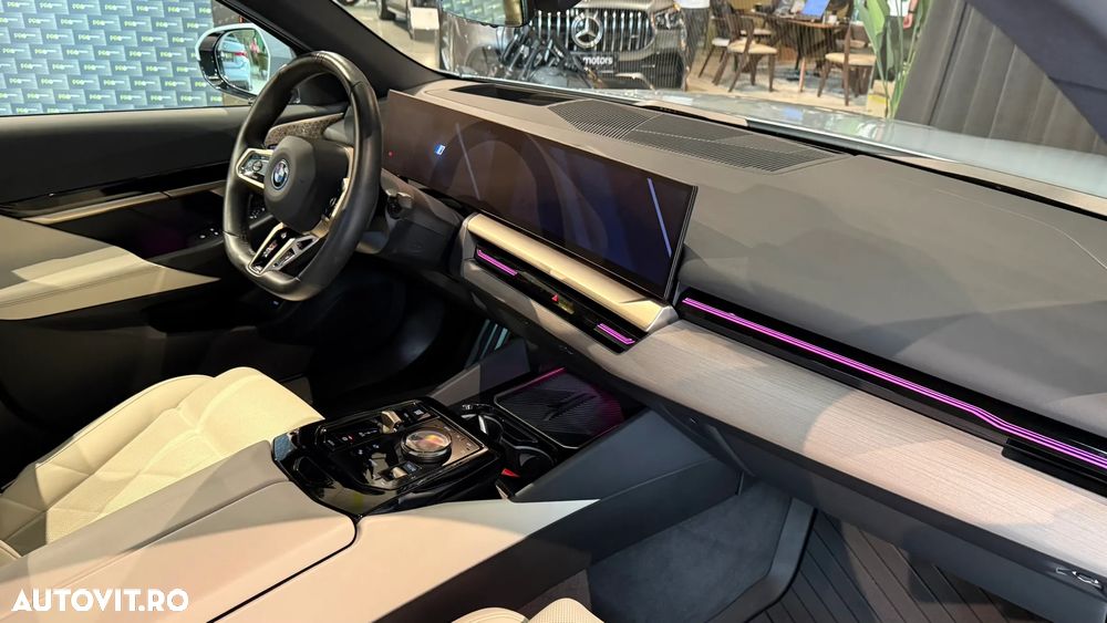 BMW Seria 5 530e Aut. - 25