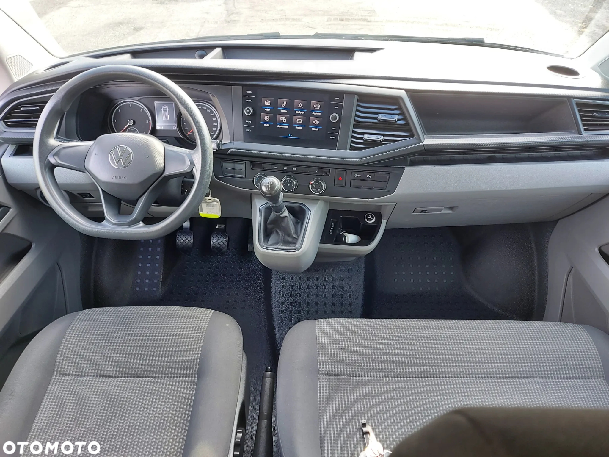 Volkswagen Caravelle 6.1 2.0 TDI L1 Comfortline - 4