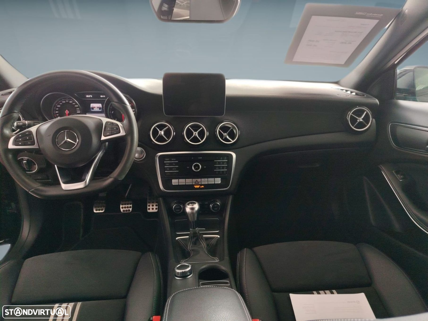 Mercedes-Benz GLA 180 - 10