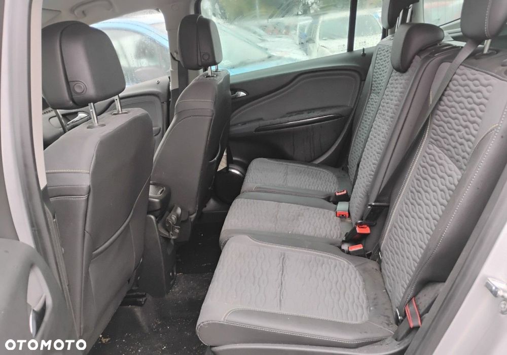 Opel Zafira - 10
