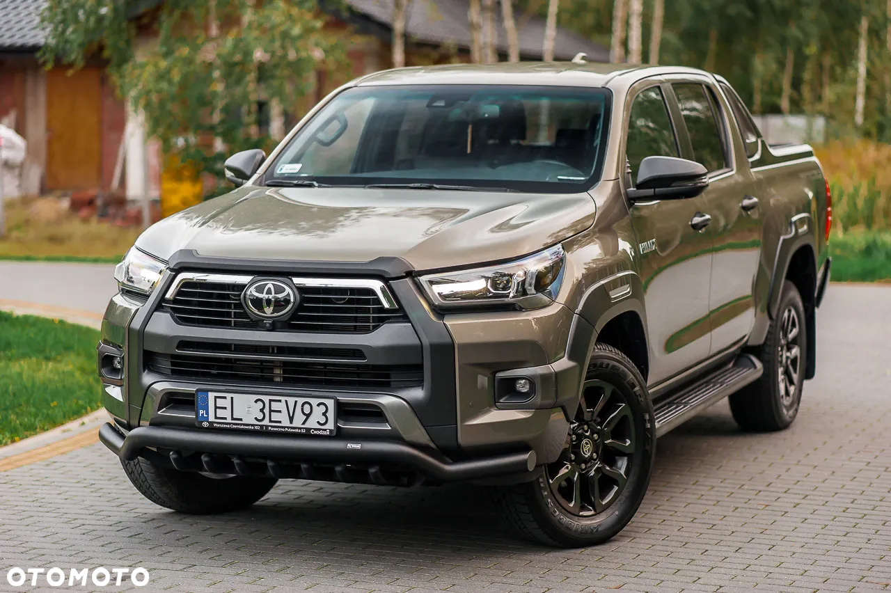 Toyota Hilux 2.8 D-4D Double Cab Invincible Sport 4x4 - 5