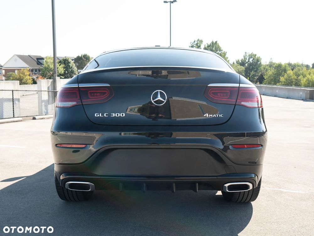 Mercedes-Benz GLC 300 4Matic 9G-TRONIC AMG Line - 6