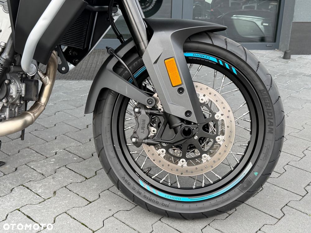CFMoto 800MT Touring - 9
