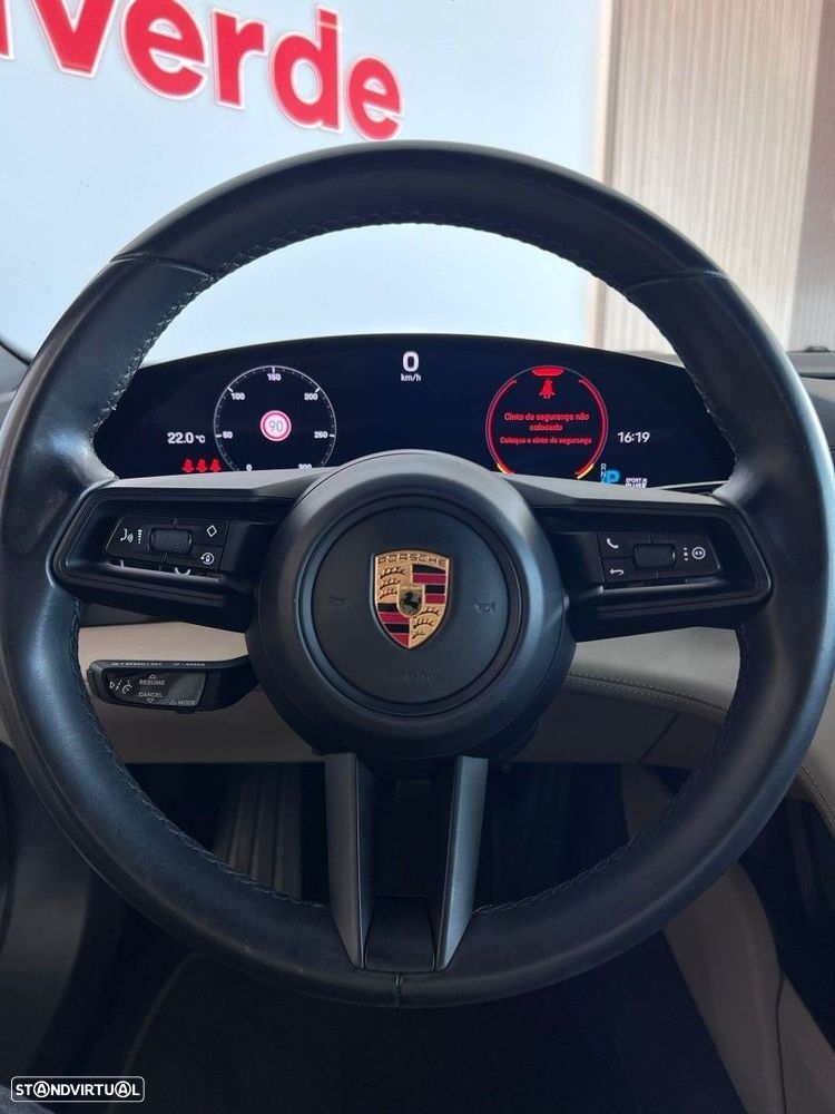 Porsche Taycan Cross Turismo 4 - 30