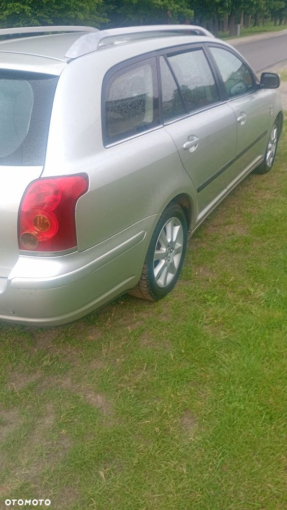Toyota Avensis 2.0 D-4D - 5