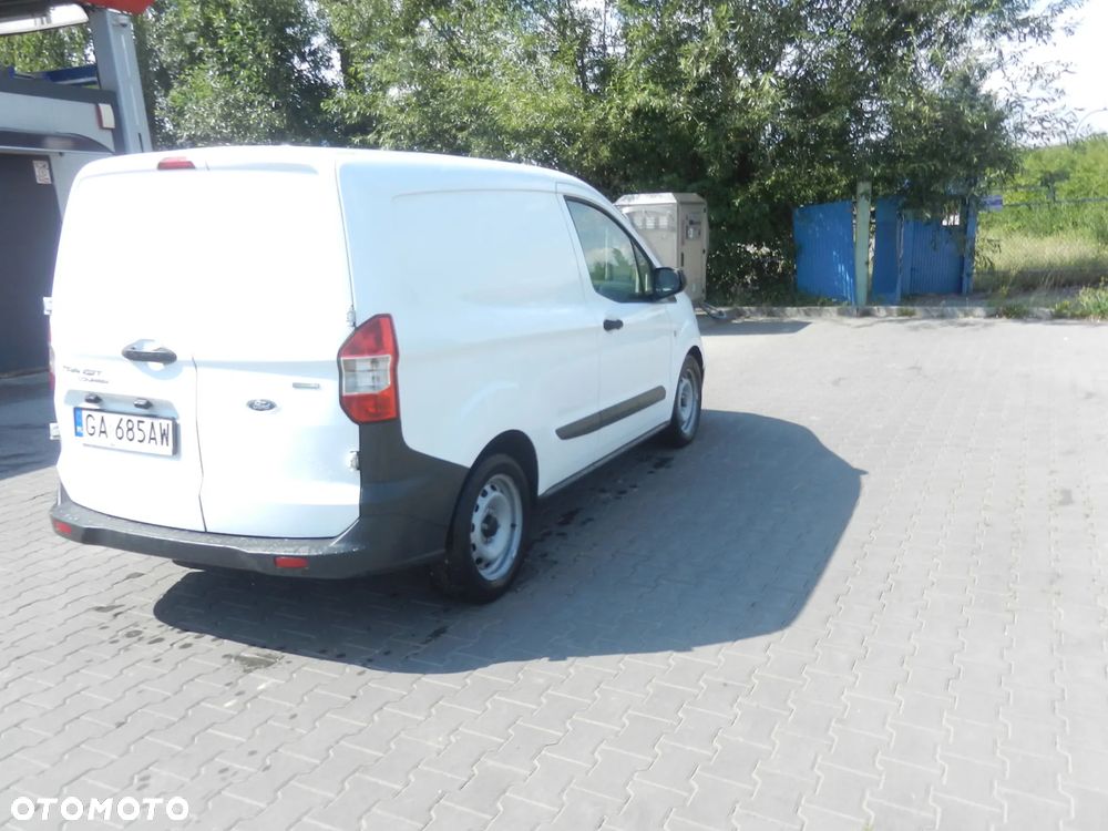 Ford Courier - 14