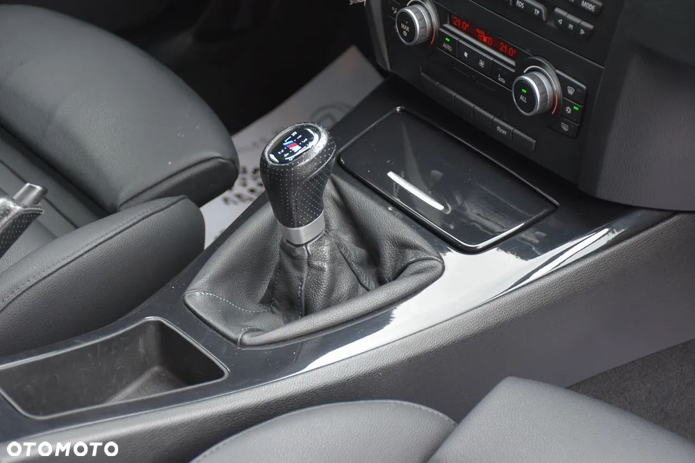 BMW Seria 3 318d DPF Edition Exclusive - 28