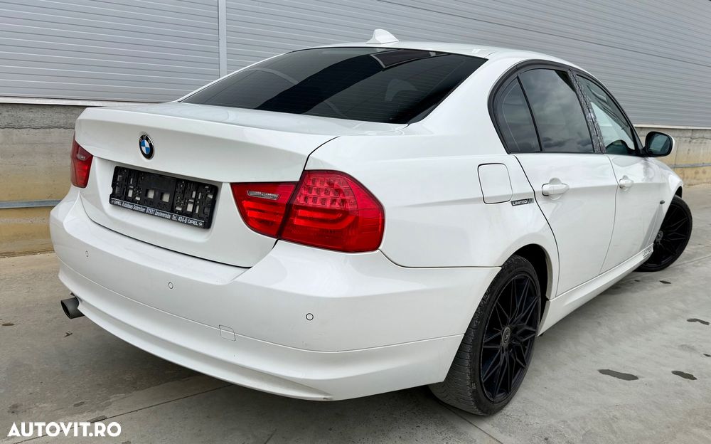 BMW Seria 3 320d DPF Aut. - 4
