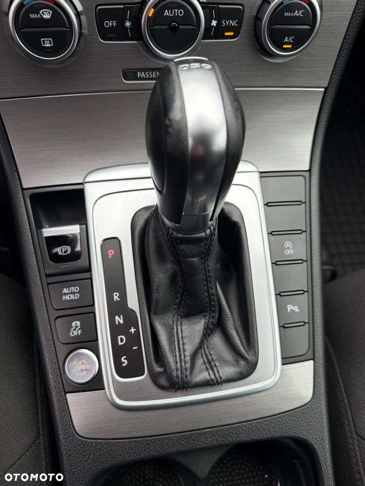 Volkswagen Passat 2.0 TDI Comfortline DSG - 12