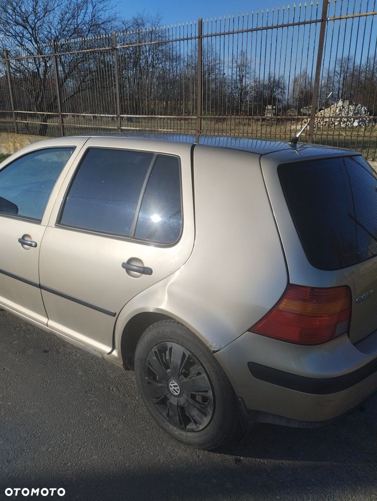 Volkswagen Golf - 3