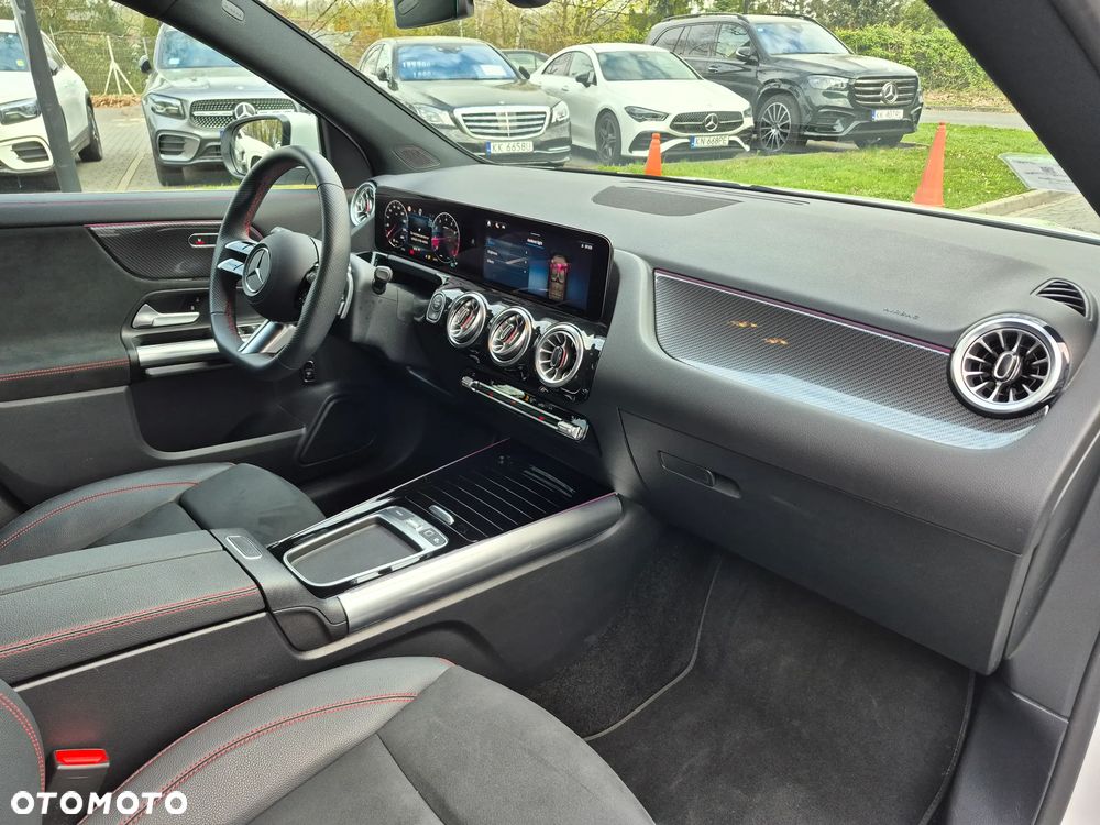 Mercedes-Benz GLA 200 AMG Line - 24