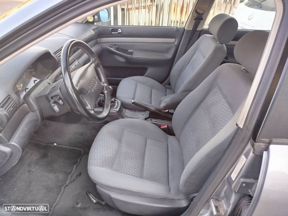 Audi A4 Avant 1.9 TDI Attraction - 6
