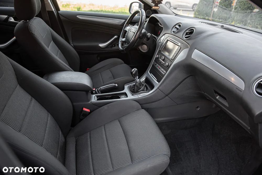 Ford Mondeo - 29