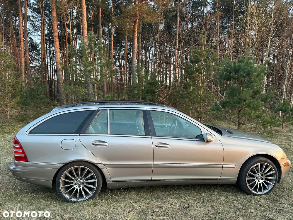 Mercedes-Benz Klasa C 240 4Matic Avantgarde - 4