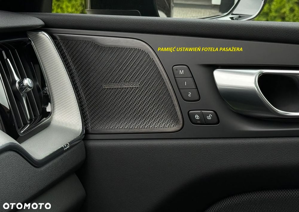 Volvo XC 60 B4 D Plus Dark - 17