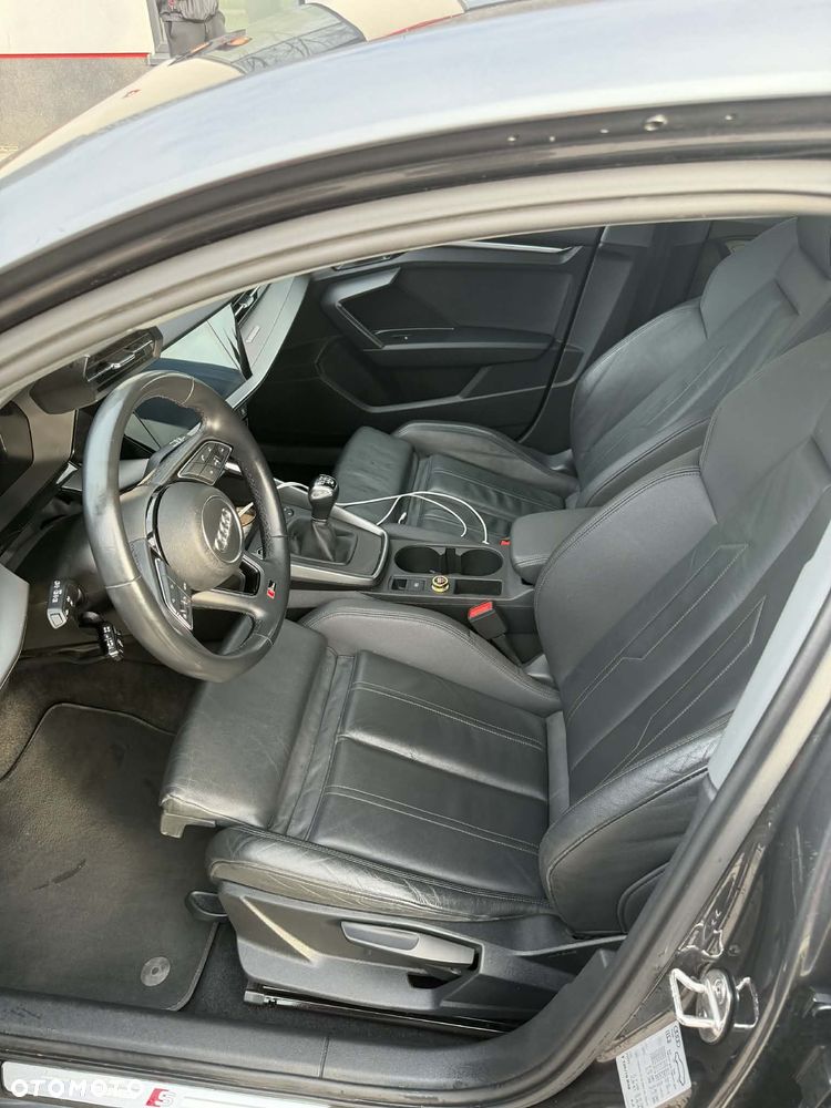 Audi A3 Sportback 35 TDI S line - 11