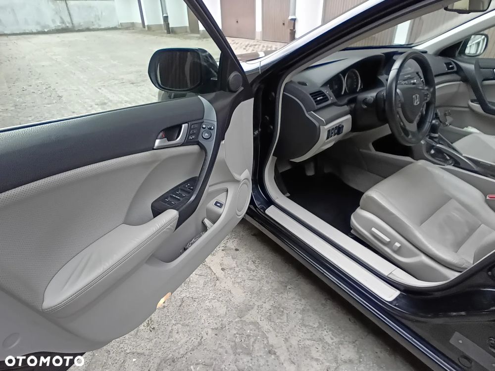 Honda Accord 2.4 Executive - 21