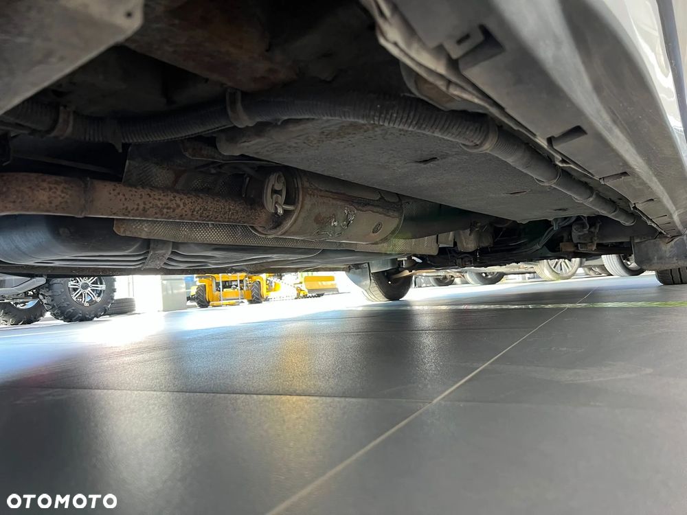 Ford Transit 350 Combi 2.2 TDCi Manual / BEZWYPADKOWY / GWARANCJA / 9 MIEJSC / SERWISOWANY / 1WŁ. / ORYGINALNY PRZEBIEG / RAMPA DLA INWALIDÓW - 36