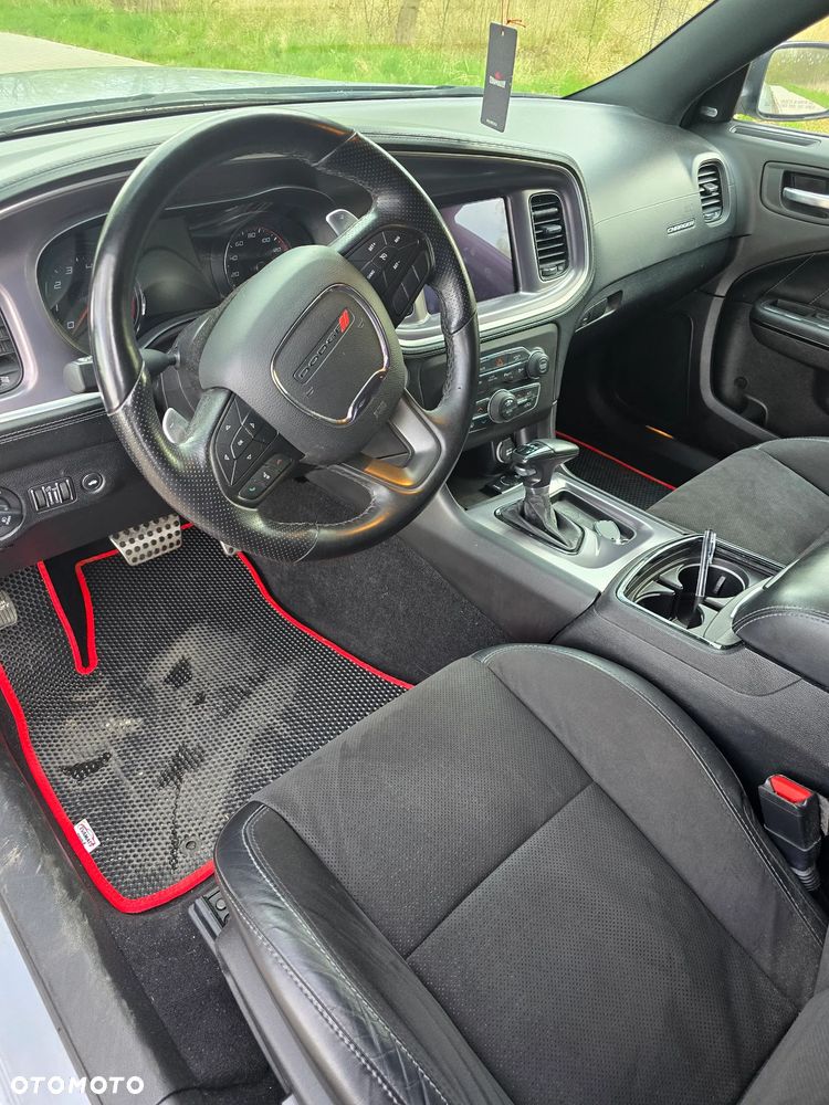 Dodge Charger 5.7 R/T - 12