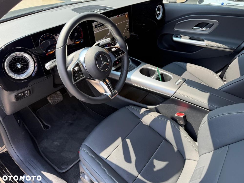 Mercedes-Benz CLA - 11