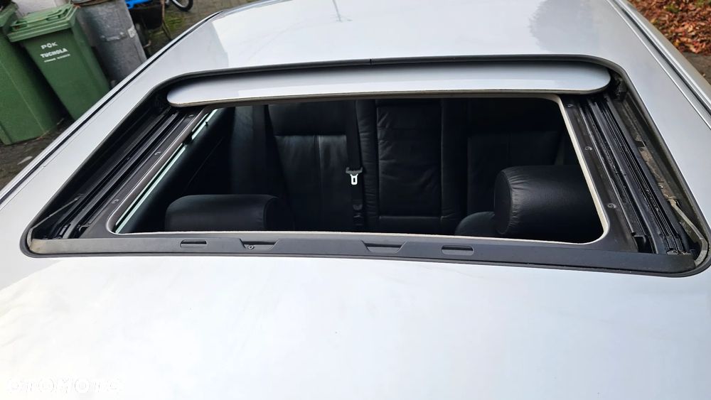 BMW Seria 5 523i - 25