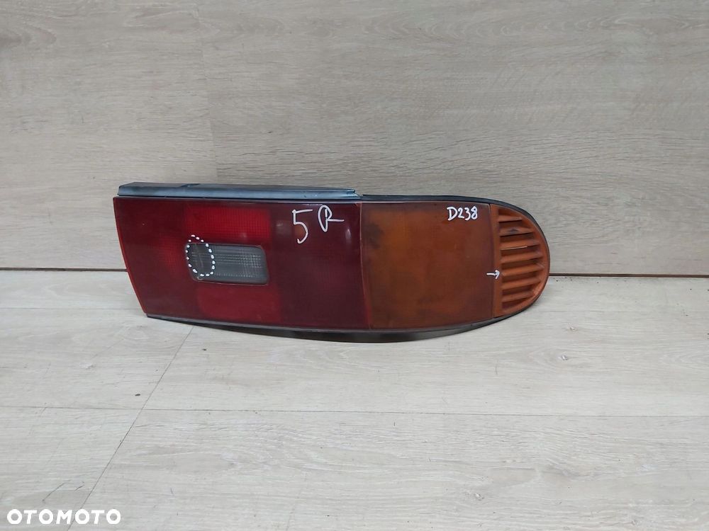 Toyota Celica V zaślepka lampy prawy tył lampa prawa - 3