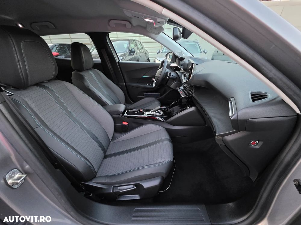 Peugeot 2008 PureTech 130 EAT8 GT - 17