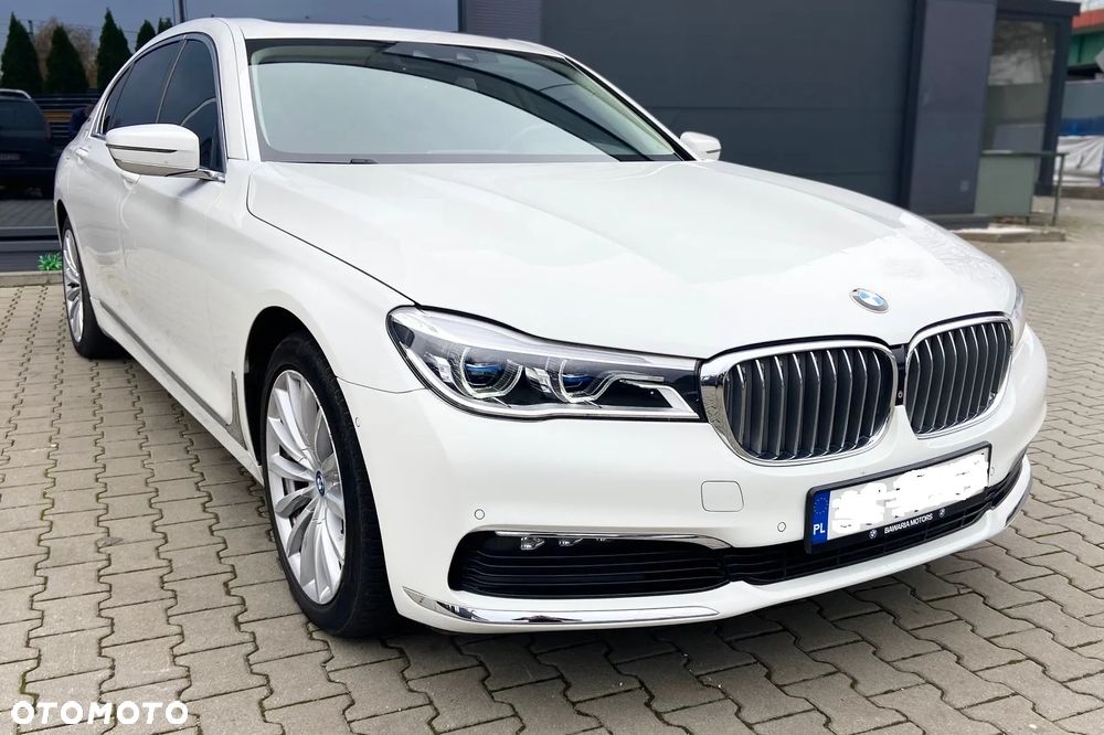 BMW Seria 7 740e iPerformance - 2