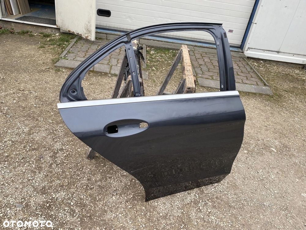 DRZWI TYLNE PRAWE MERCEDES C KLASA W205 SEDAN 2057320210 - 2