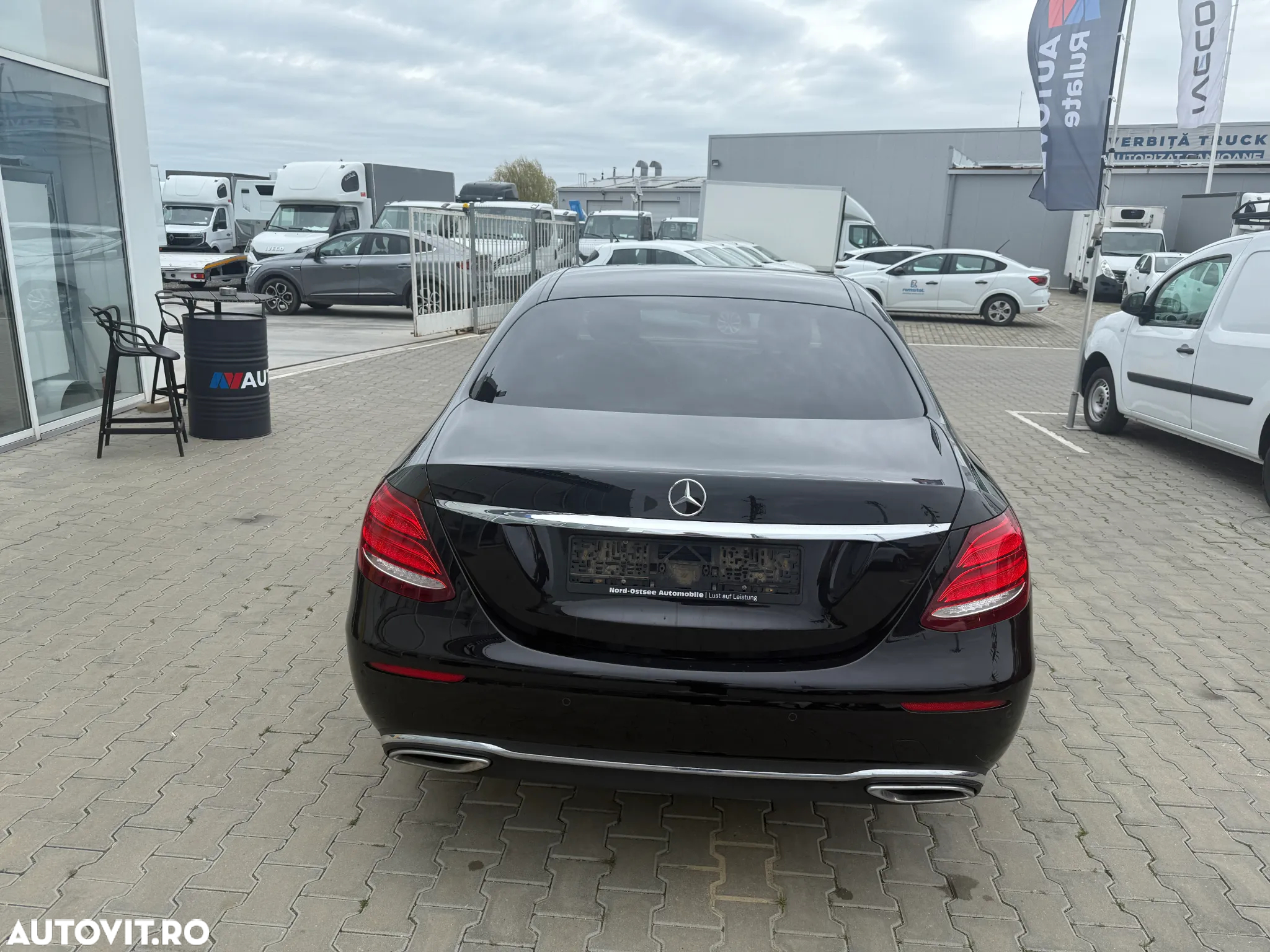 Mercedes-Benz E 220 d 4Matic T 9G-TRONIC Avantgarde - 5