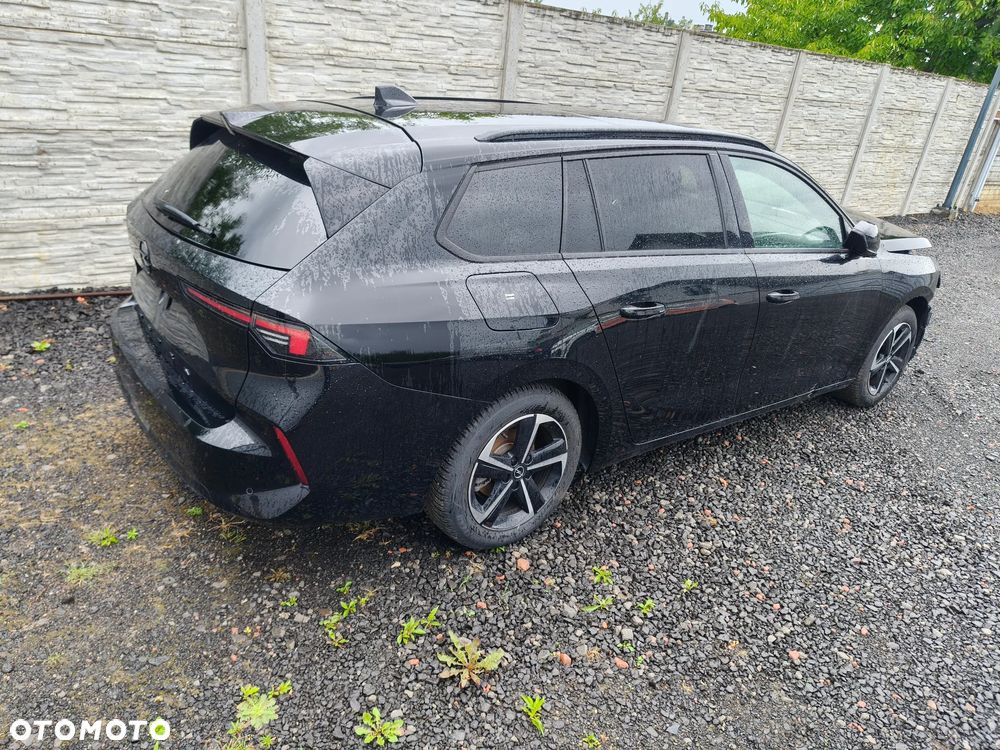 Opel Astra 1.2 T GS Line S&S - 4
