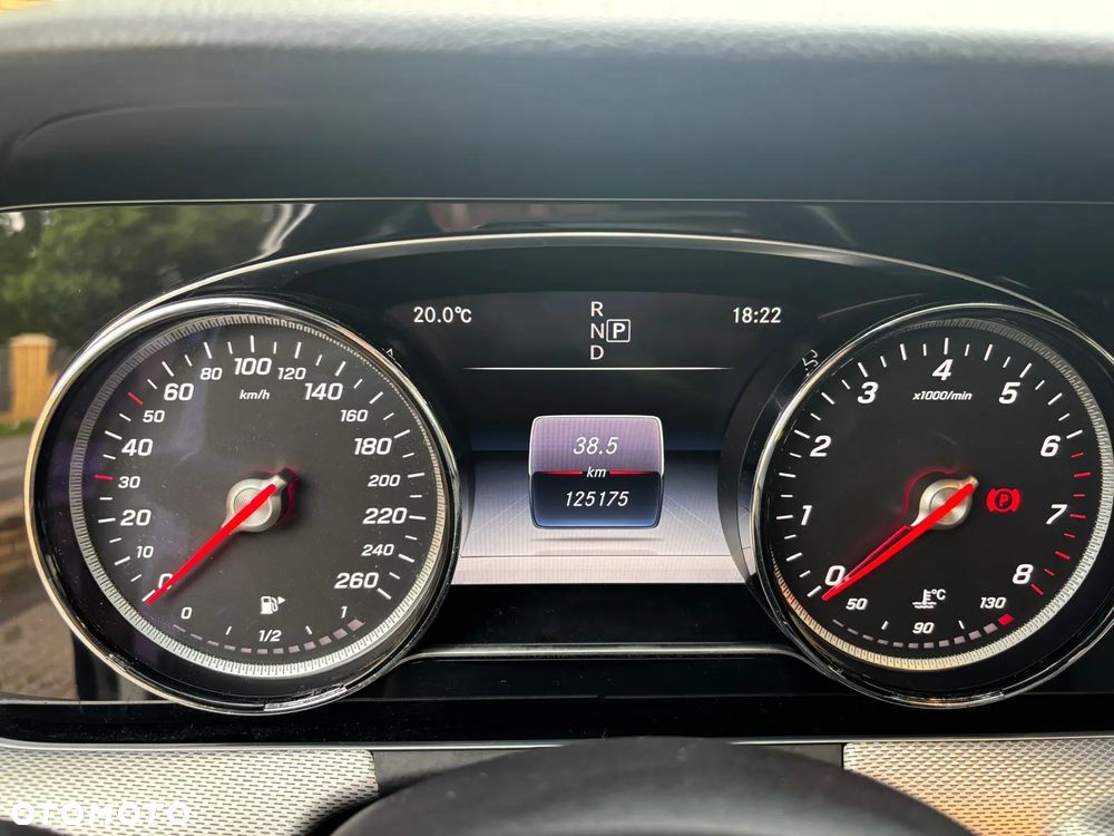 Mercedes-Benz Klasa E 250 9G-TRONIC - 37