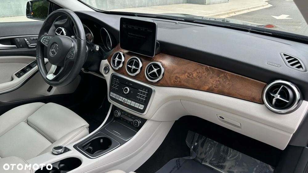 Mercedes-Benz GLA 250 4-Matic Edition 1 - 21