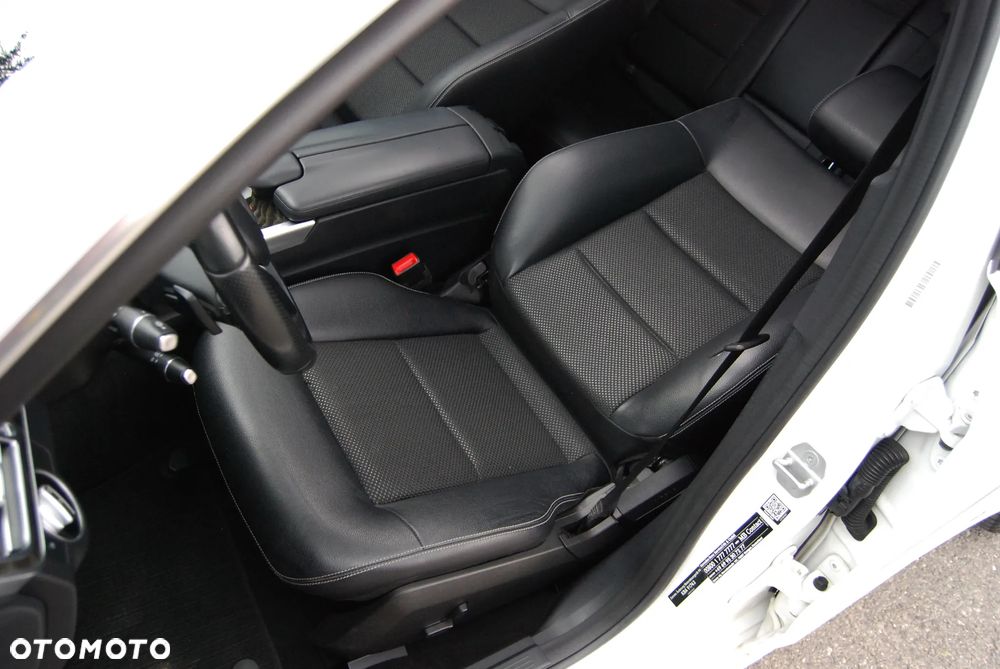 Mercedes-Benz Klasa E 250 CDI 4Matic 7G-TRONIC Avantgarde - 32