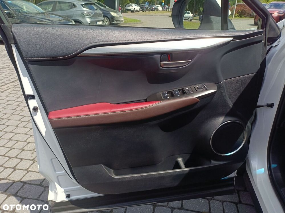 Lexus NX 300h Comfort AWD - 17