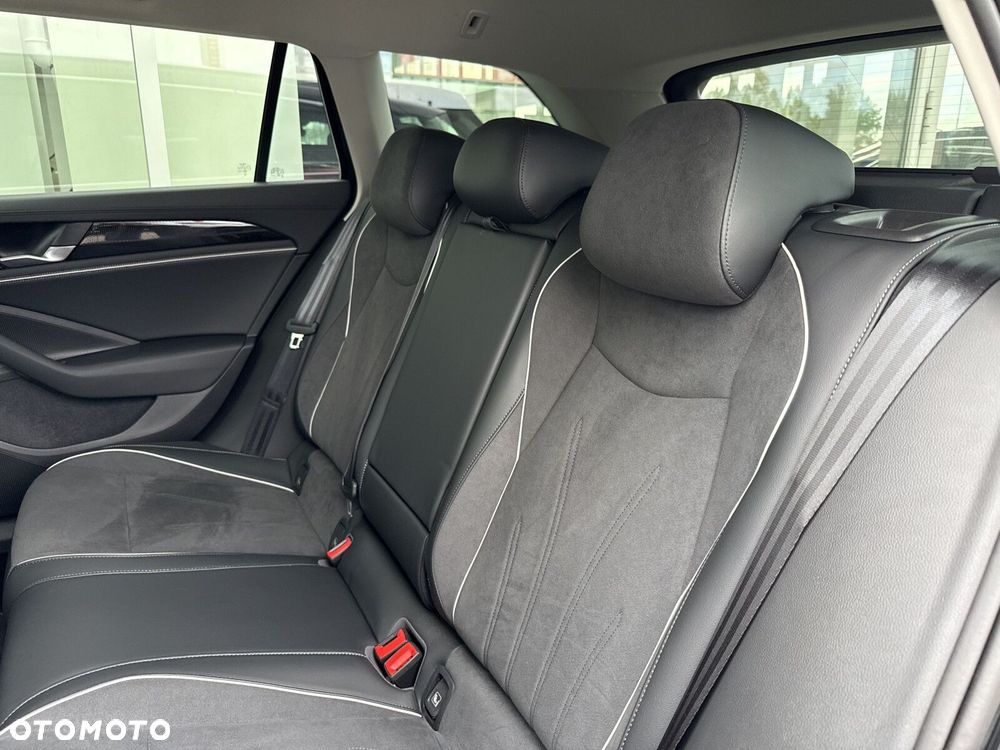Volkswagen Passat Variant 1.5 TSI ACT mHEV Business Plus DSG - 20