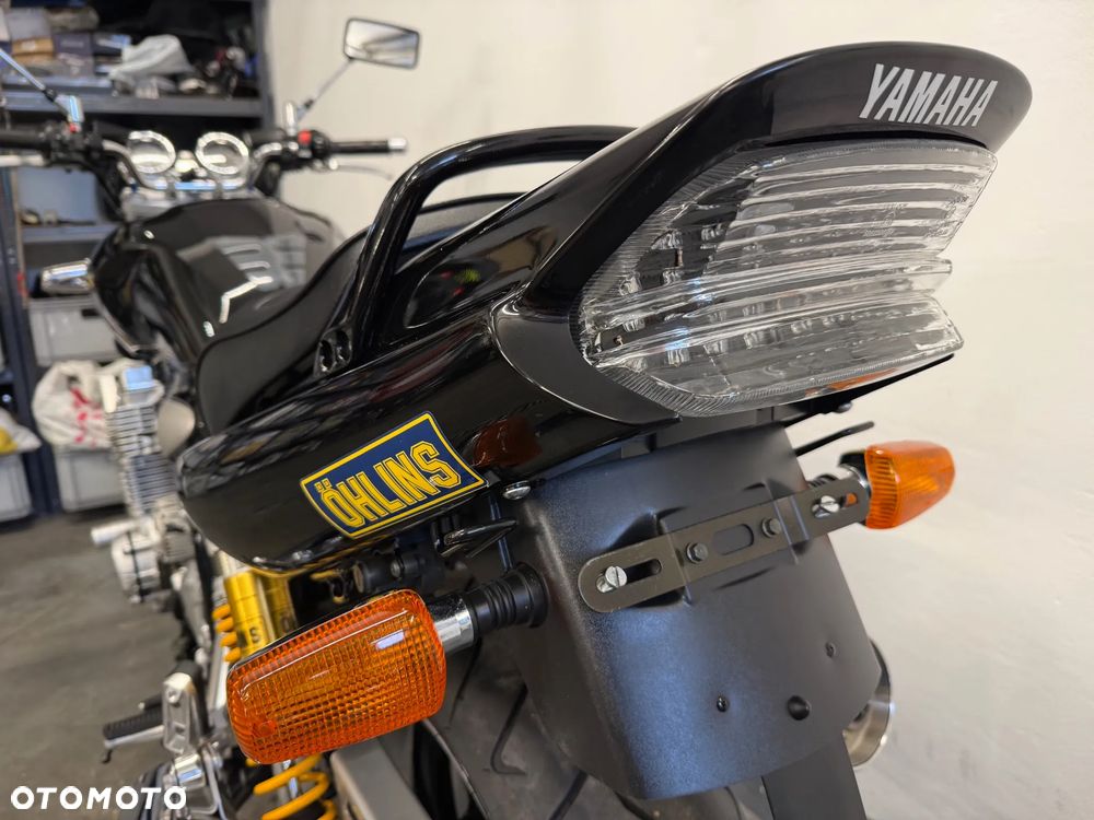 Yamaha XJR - 26