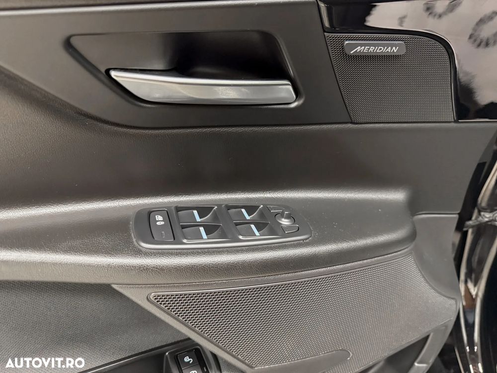 Jaguar XE 2.0 Pure - 23
