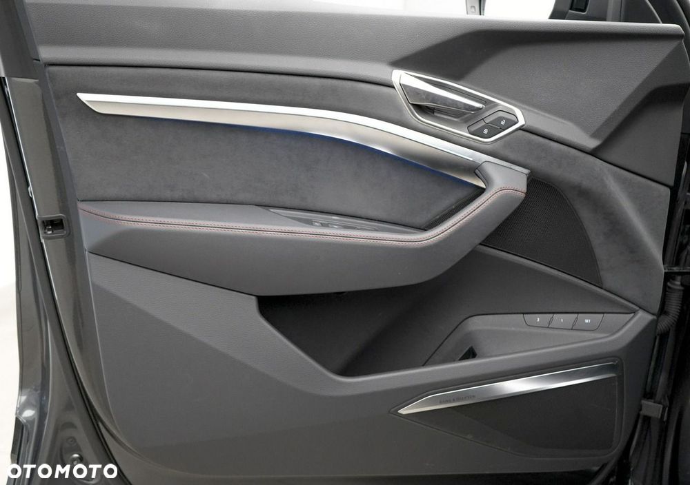 Audi Q8 e-tron - 14