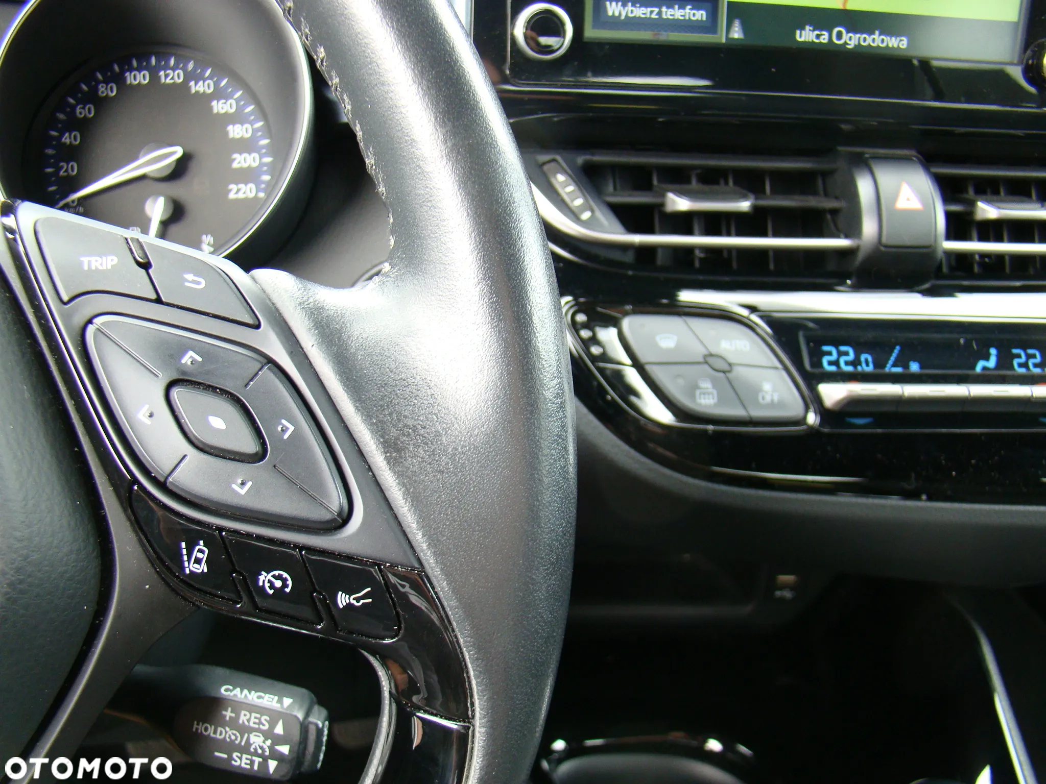 Toyota C-HR 1.8 Hybrid Team Deutschland - 30