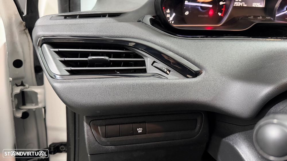 Peugeot 208 1.2 PureTech Signature - 19